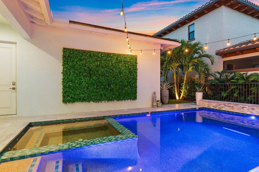 En Venta: $1,599,900 (3 camas, 3 baños, 2890 Pies cuadrados)