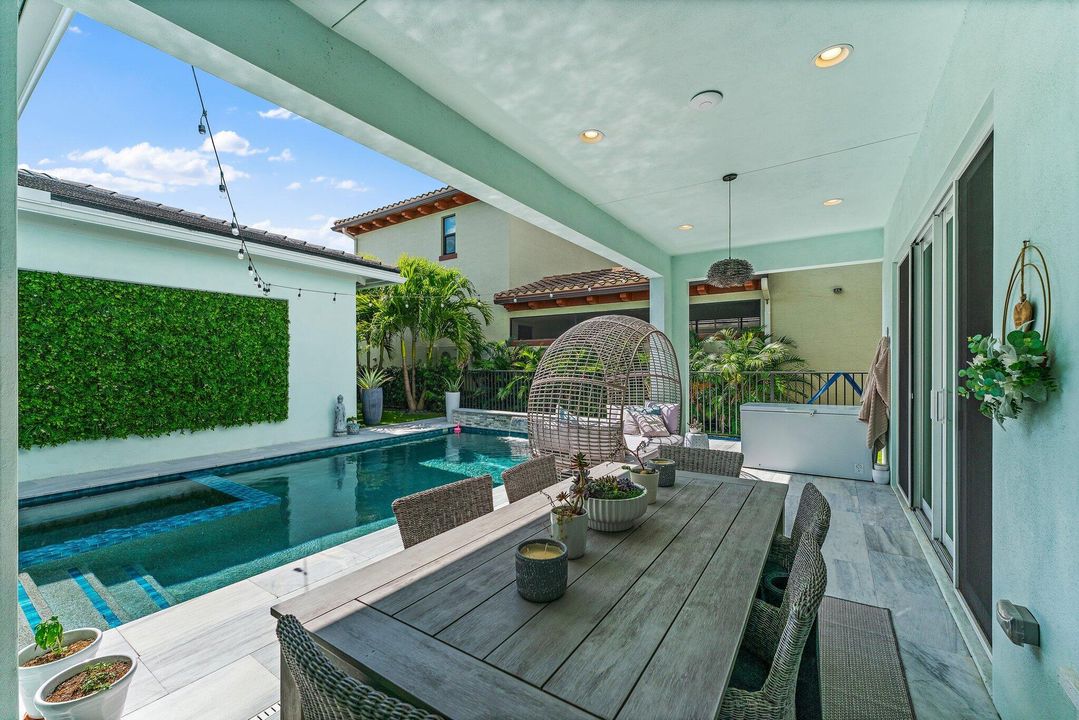 En Venta: $1,599,900 (3 camas, 3 baños, 2890 Pies cuadrados)