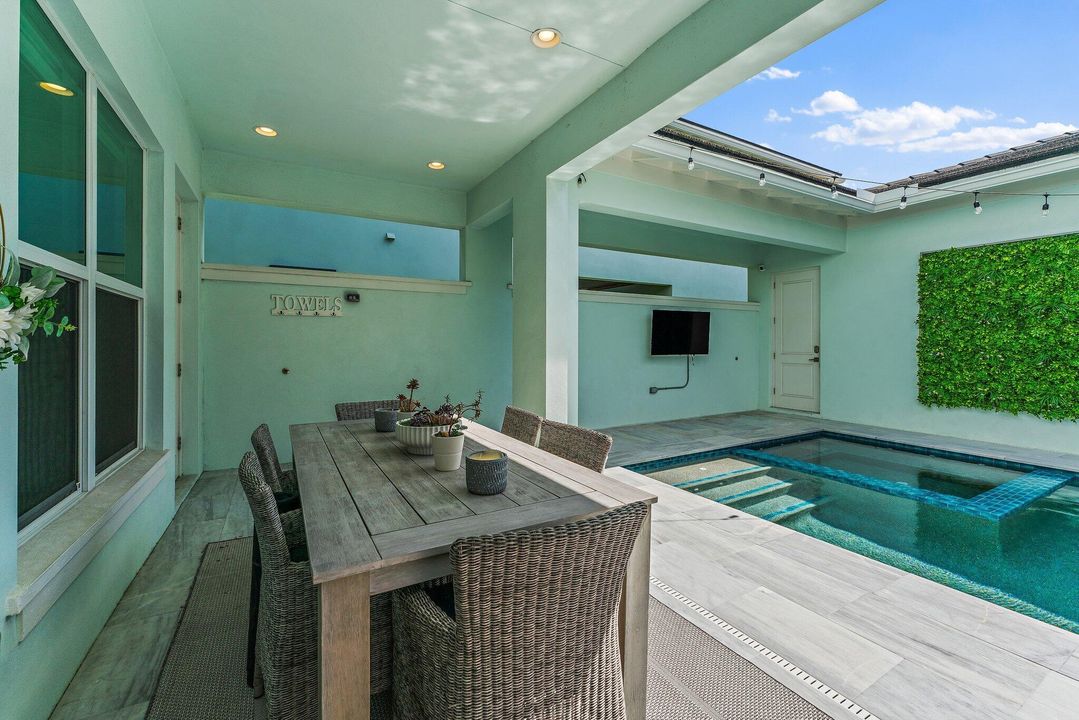 En Venta: $1,599,900 (3 camas, 3 baños, 2890 Pies cuadrados)