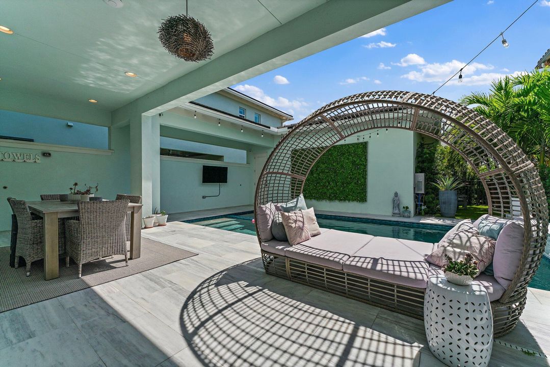 En Venta: $1,599,900 (3 camas, 3 baños, 2890 Pies cuadrados)