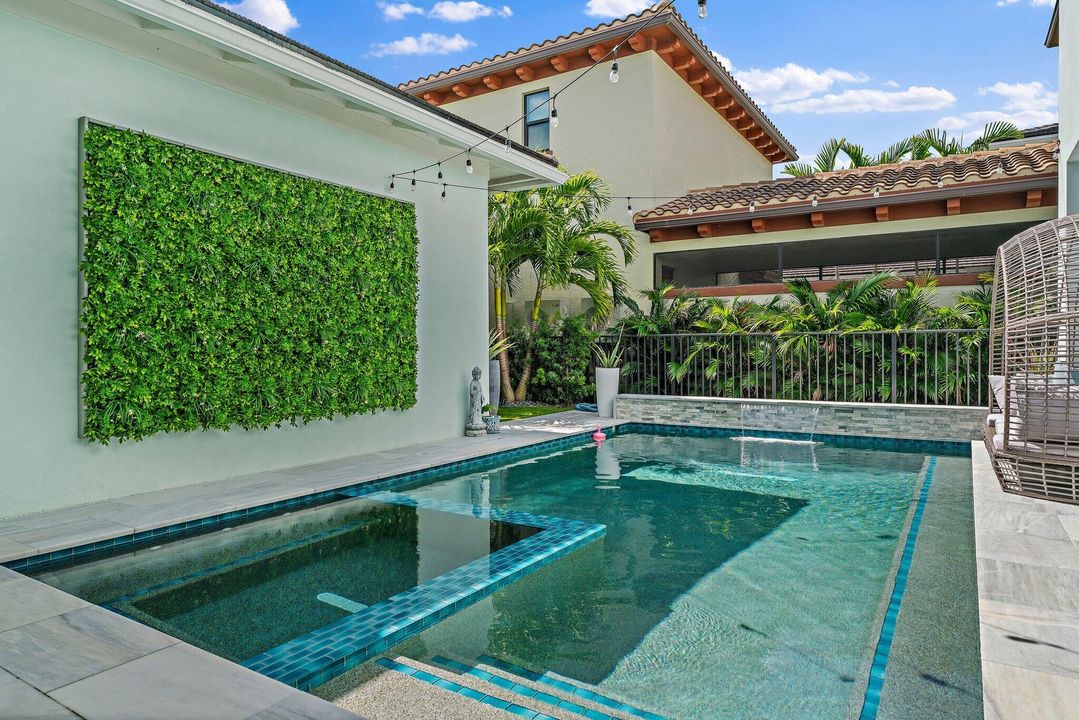 En Venta: $1,599,900 (3 camas, 3 baños, 2890 Pies cuadrados)