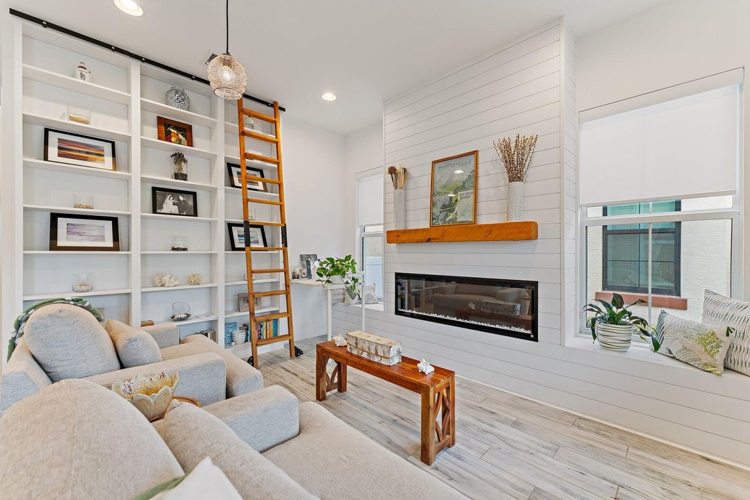 En Venta: $1,599,900 (3 camas, 3 baños, 2890 Pies cuadrados)