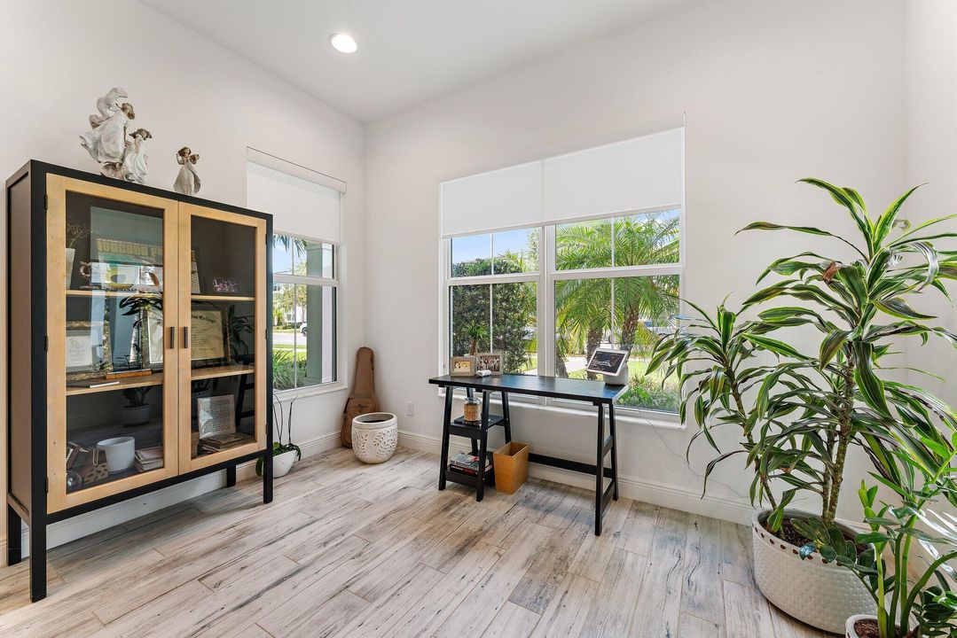 En Venta: $1,599,900 (3 camas, 3 baños, 2890 Pies cuadrados)