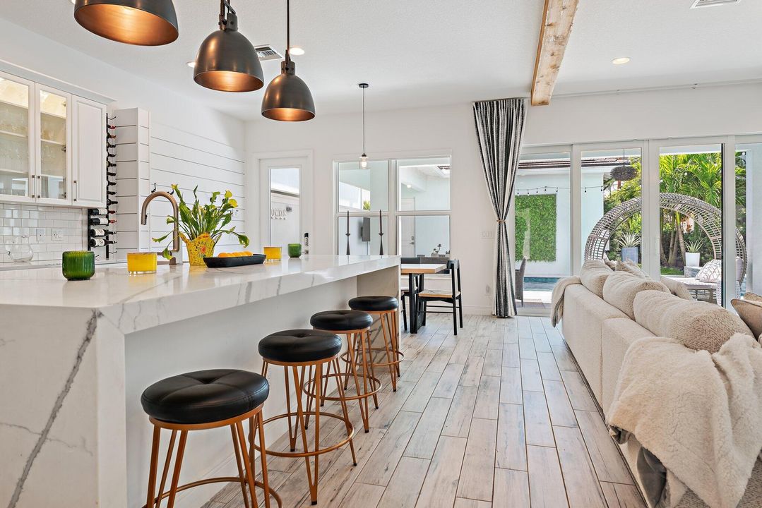 En Venta: $1,599,900 (3 camas, 3 baños, 2890 Pies cuadrados)