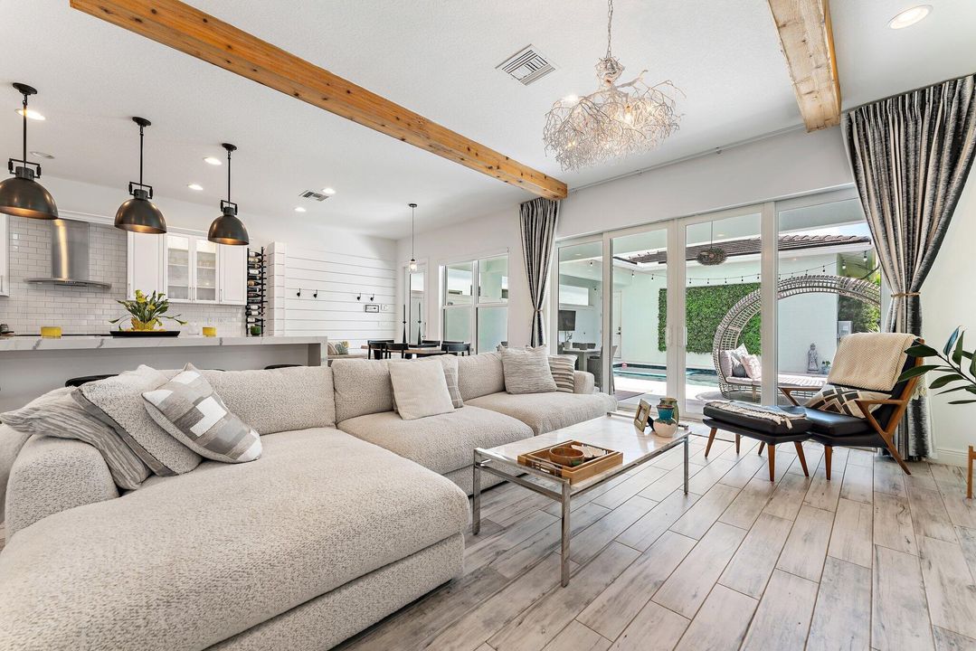 En Venta: $1,599,900 (3 camas, 3 baños, 2890 Pies cuadrados)