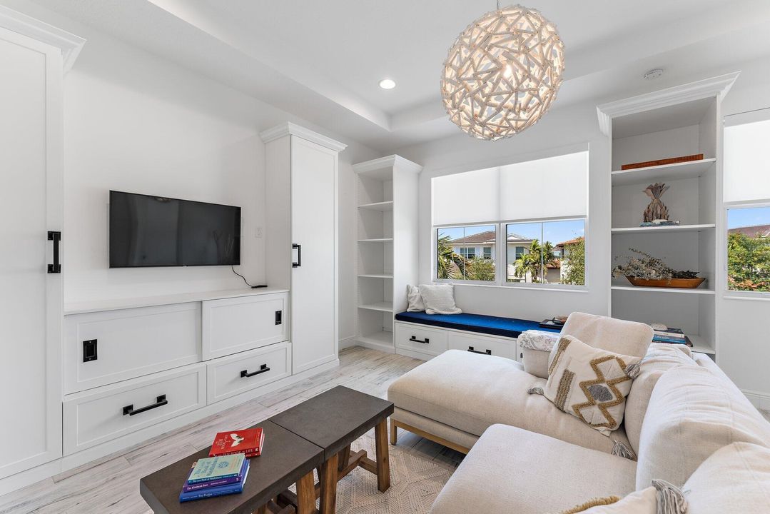 En Venta: $1,599,900 (3 camas, 3 baños, 2890 Pies cuadrados)