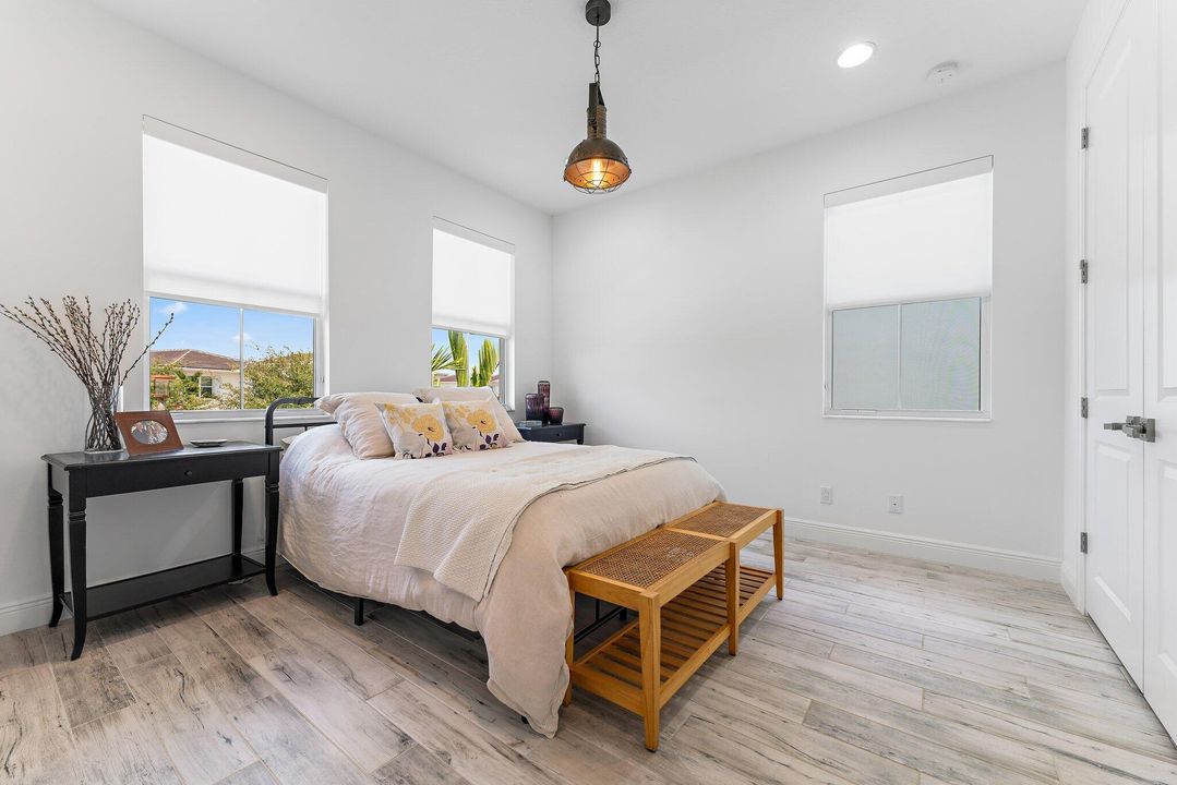 En Venta: $1,599,900 (3 camas, 3 baños, 2890 Pies cuadrados)