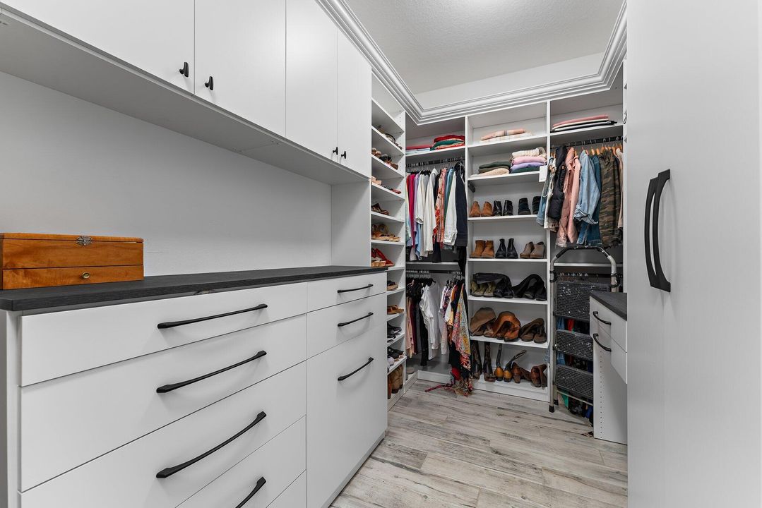 En Venta: $1,599,900 (3 camas, 3 baños, 2890 Pies cuadrados)