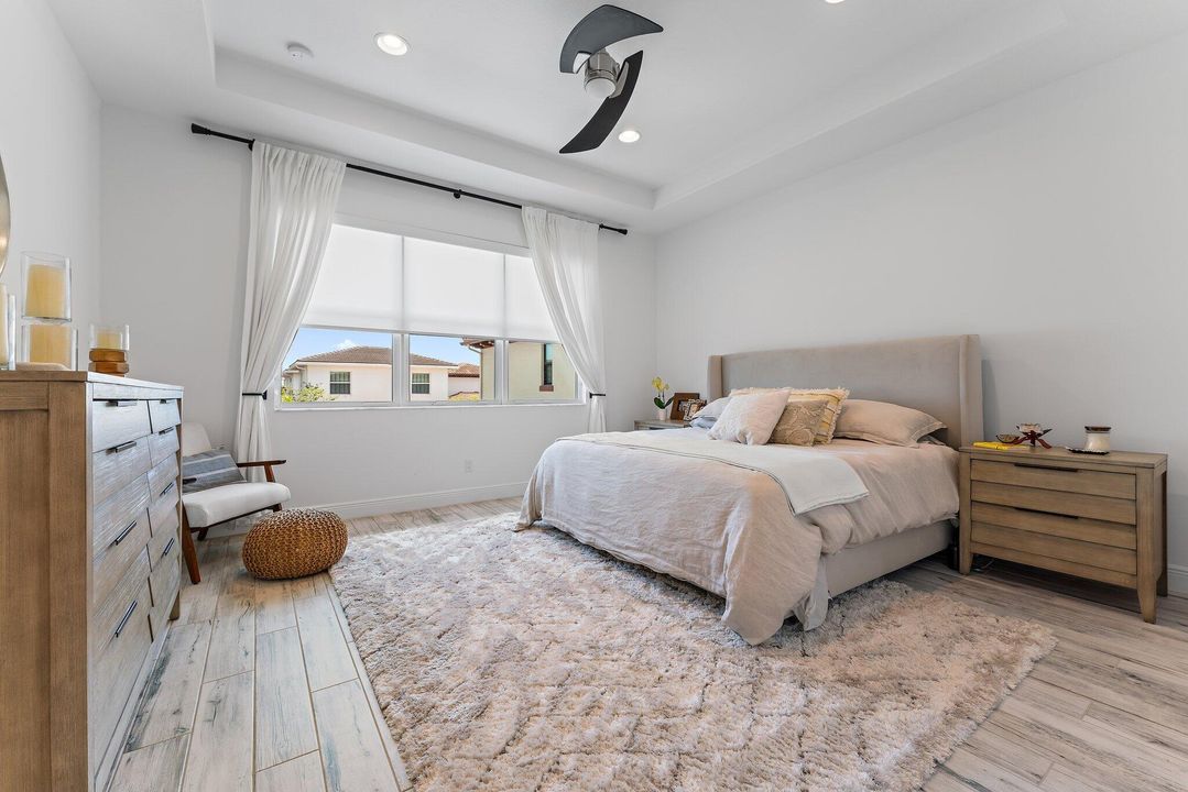 En Venta: $1,599,900 (3 camas, 3 baños, 2890 Pies cuadrados)