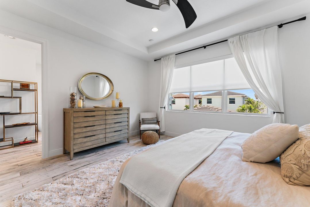 En Venta: $1,599,900 (3 camas, 3 baños, 2890 Pies cuadrados)