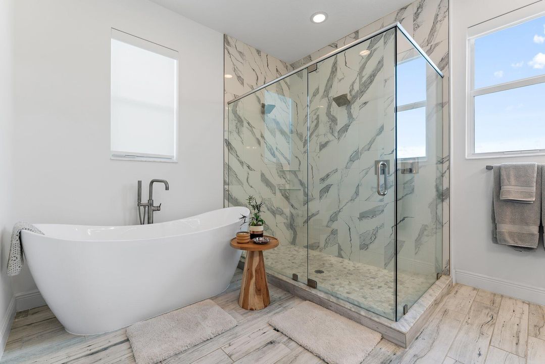 En Venta: $1,599,900 (3 camas, 3 baños, 2890 Pies cuadrados)