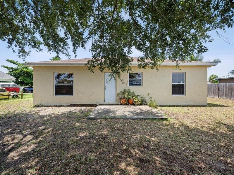 待售: $330,000 (3 贝兹, 2 浴室, 1058 平方英尺)