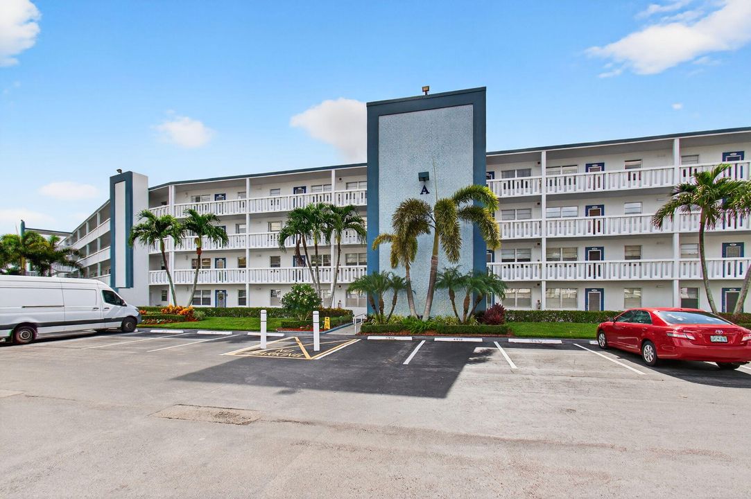 For Sale: $116,400 (2 beds, 1 baths, 861 Square Feet)