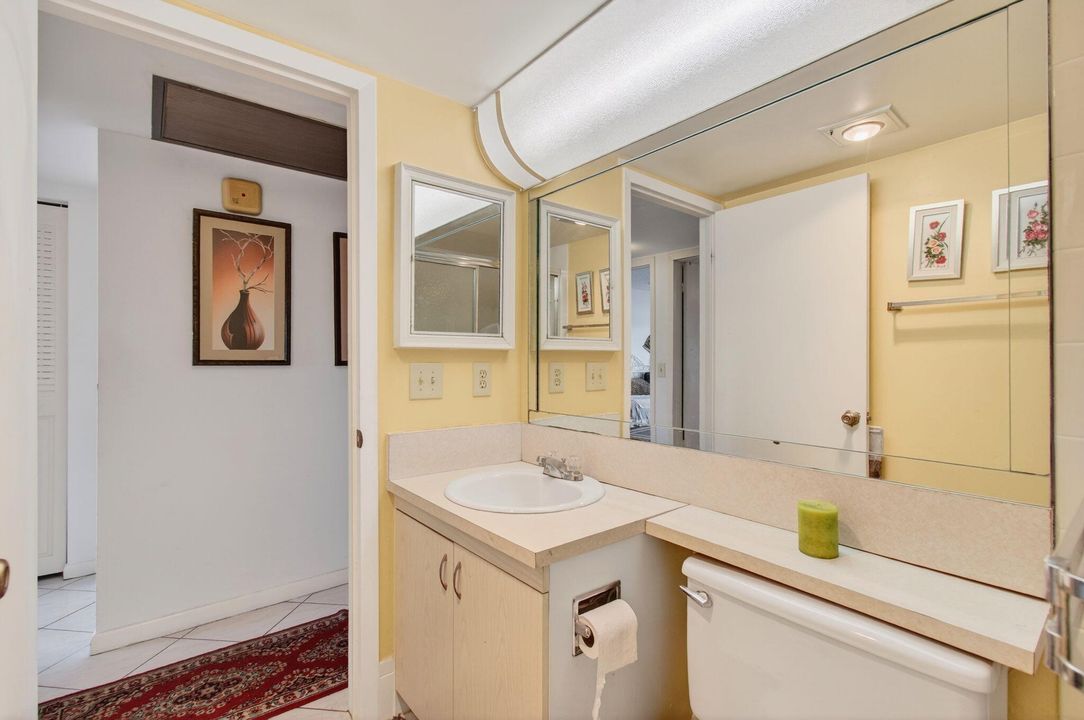 For Sale: $116,400 (2 beds, 1 baths, 861 Square Feet)