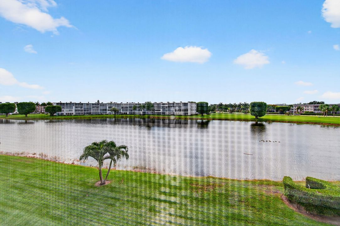 For Sale: $116,400 (2 beds, 1 baths, 861 Square Feet)