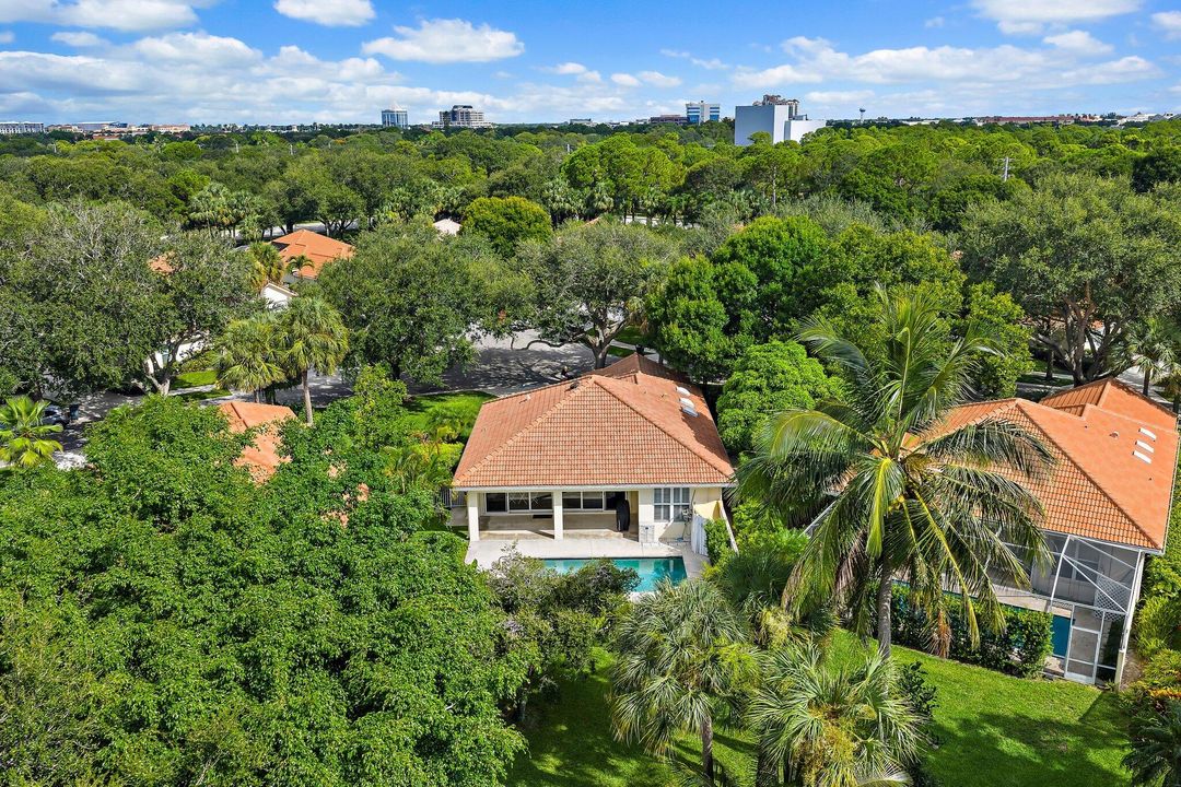 For Sale: $774,900 (3 beds, 2 baths, 1577 Square Feet)