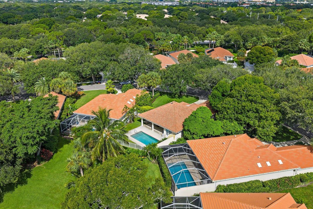 For Sale: $774,900 (3 beds, 2 baths, 1577 Square Feet)