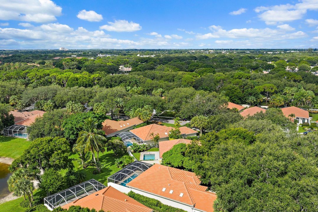 For Sale: $774,900 (3 beds, 2 baths, 1577 Square Feet)