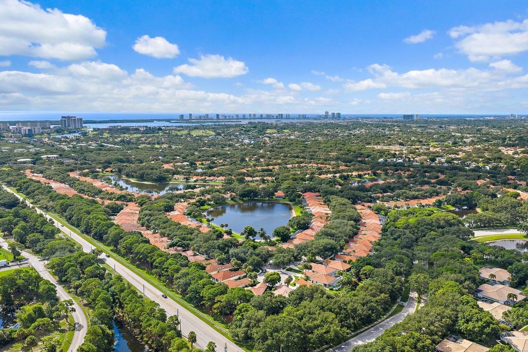 For Sale: $774,900 (3 beds, 2 baths, 1577 Square Feet)