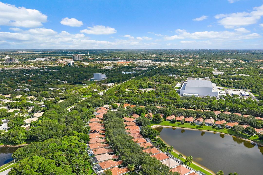 For Sale: $774,900 (3 beds, 2 baths, 1577 Square Feet)