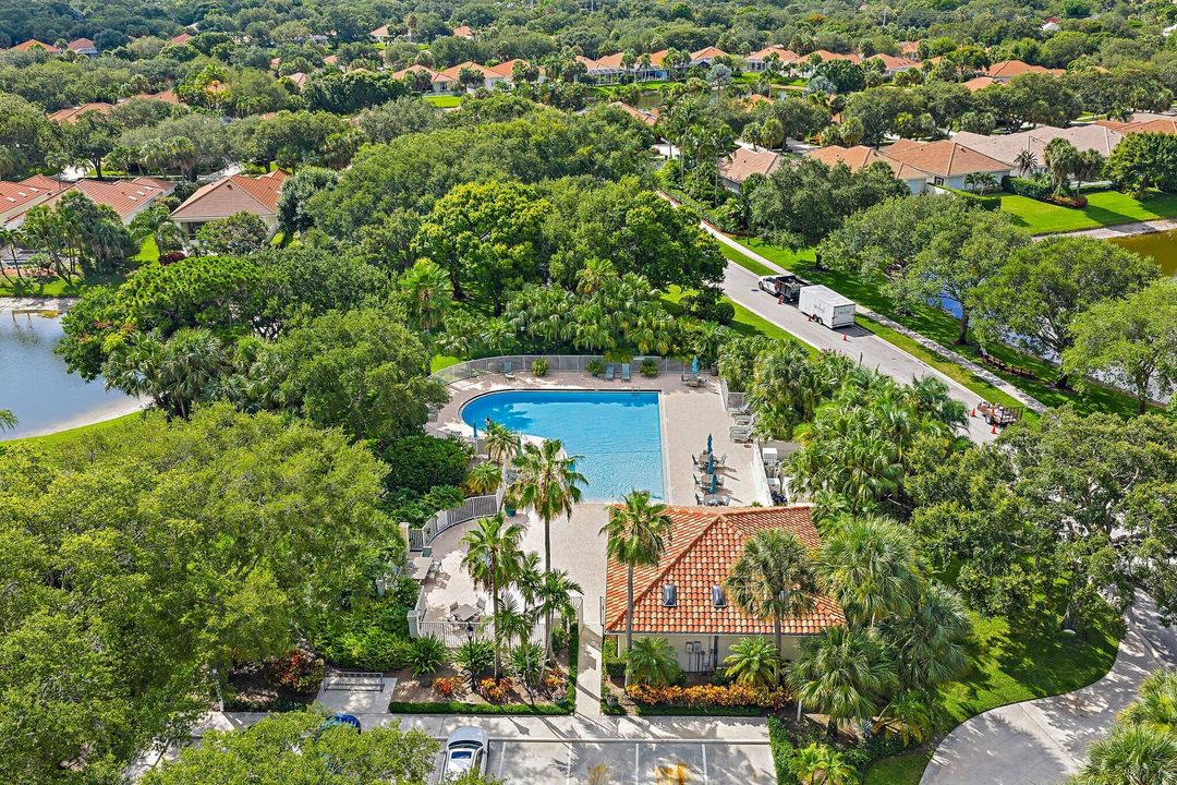 For Sale: $774,900 (3 beds, 2 baths, 1577 Square Feet)