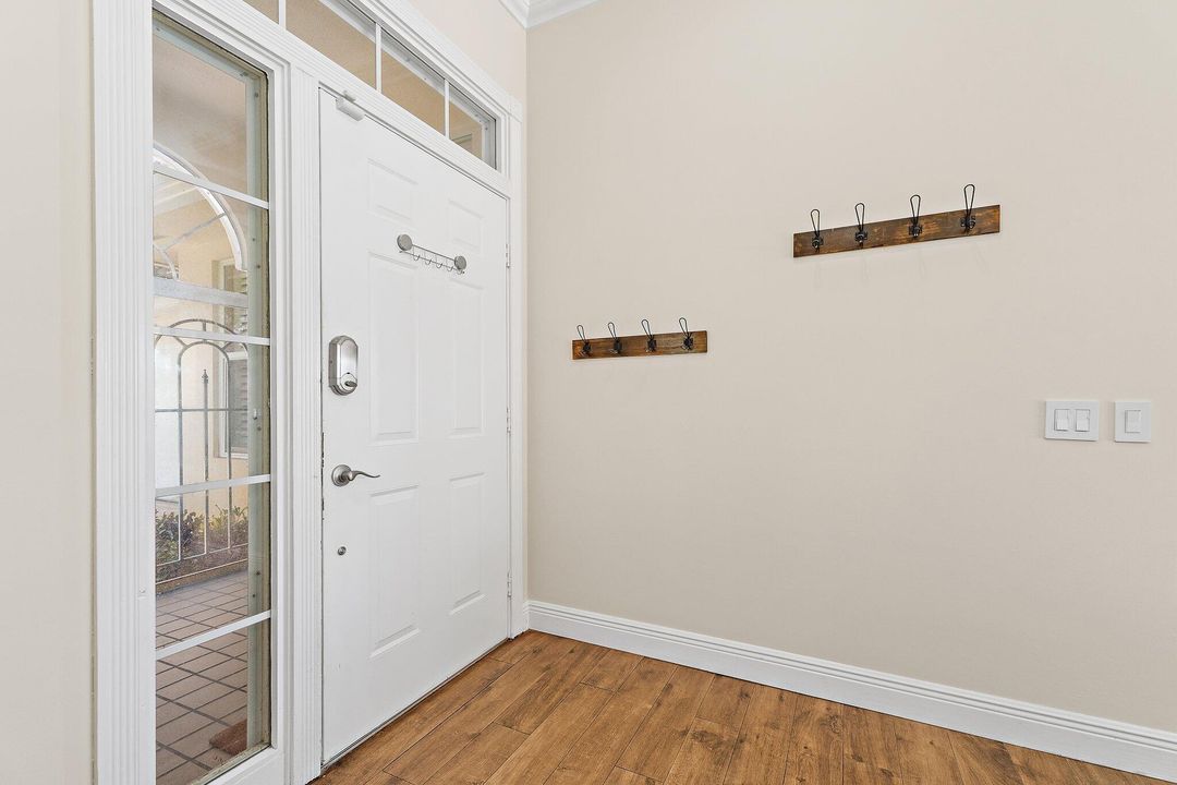 For Sale: $774,900 (3 beds, 2 baths, 1577 Square Feet)