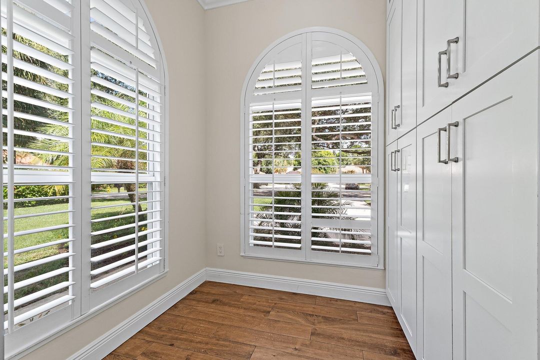 For Sale: $774,900 (3 beds, 2 baths, 1577 Square Feet)