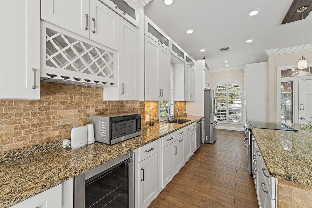 For Sale: $774,900 (3 beds, 2 baths, 1577 Square Feet)