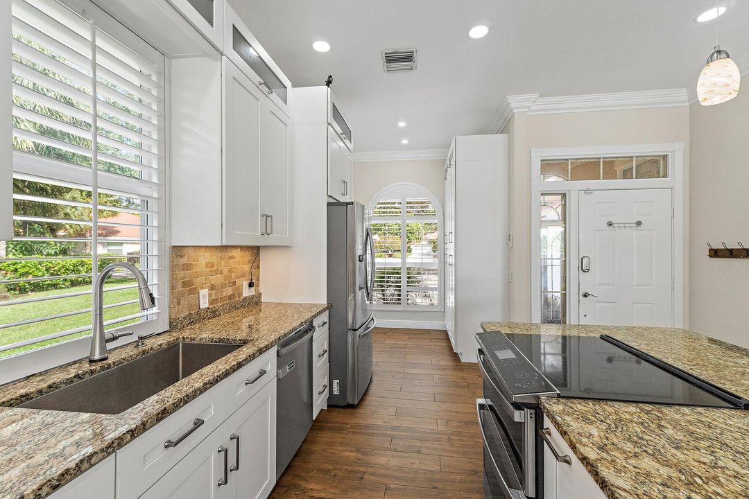 For Sale: $774,900 (3 beds, 2 baths, 1577 Square Feet)