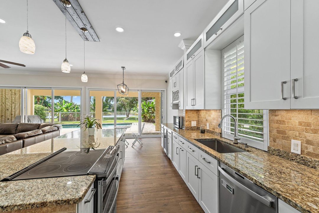 For Sale: $774,900 (3 beds, 2 baths, 1577 Square Feet)