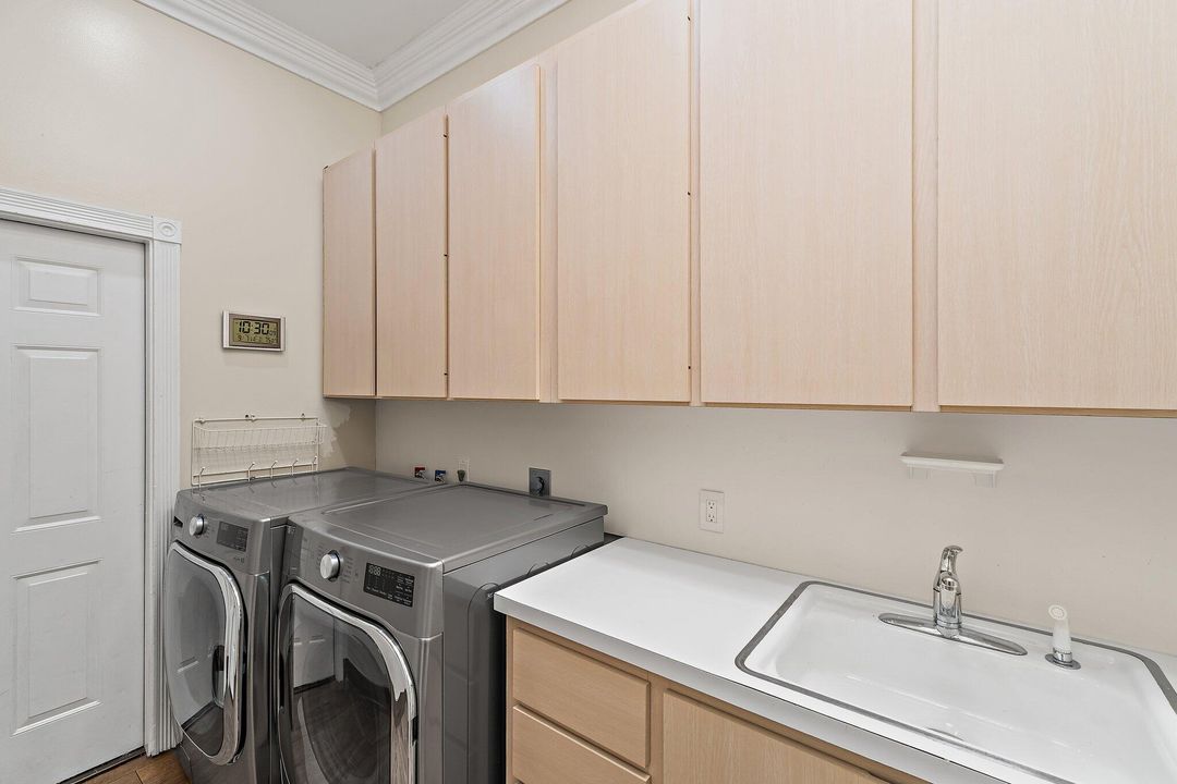 For Sale: $774,900 (3 beds, 2 baths, 1577 Square Feet)