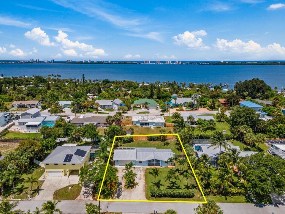 Active With Contract: $499,000 (2 beds, 2 baths, 1542 Square Feet)