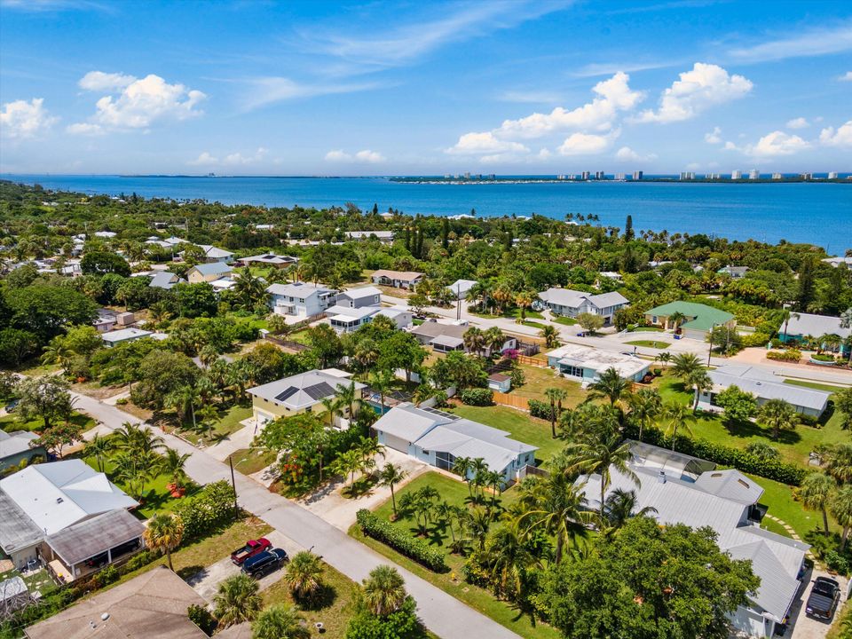 Active With Contract: $499,000 (2 beds, 2 baths, 1542 Square Feet)