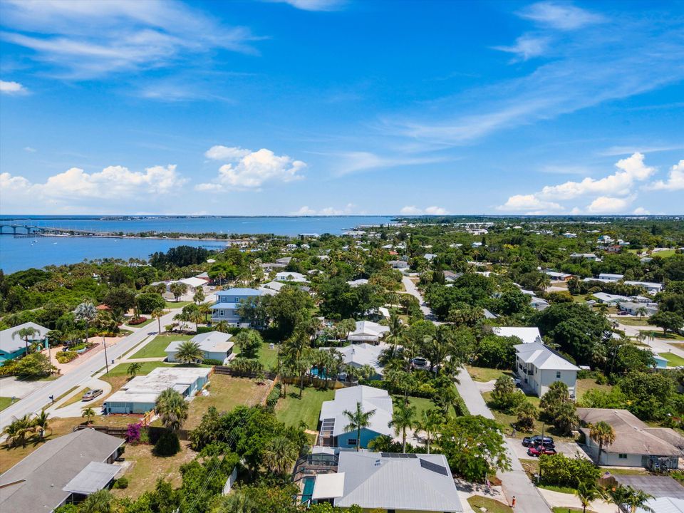 Active With Contract: $499,000 (2 beds, 2 baths, 1542 Square Feet)