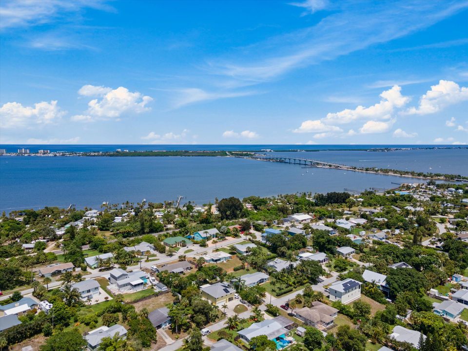 Active With Contract: $499,000 (2 beds, 2 baths, 1542 Square Feet)