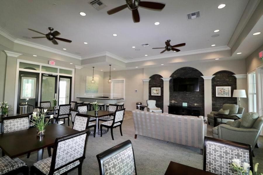 Active With Contract: $3,400 (3 beds, 2 baths, 1533 Square Feet)