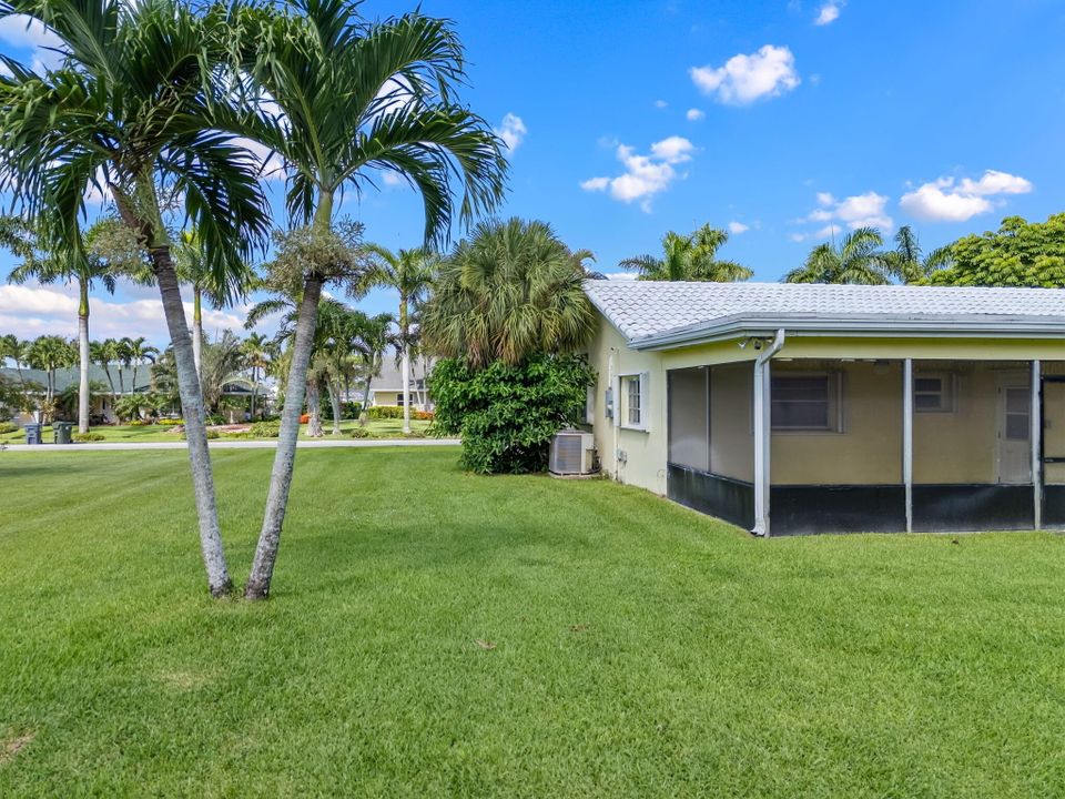 合同活跃: $565,000 (4 贝兹, 2 浴室, 1936 平方英尺)