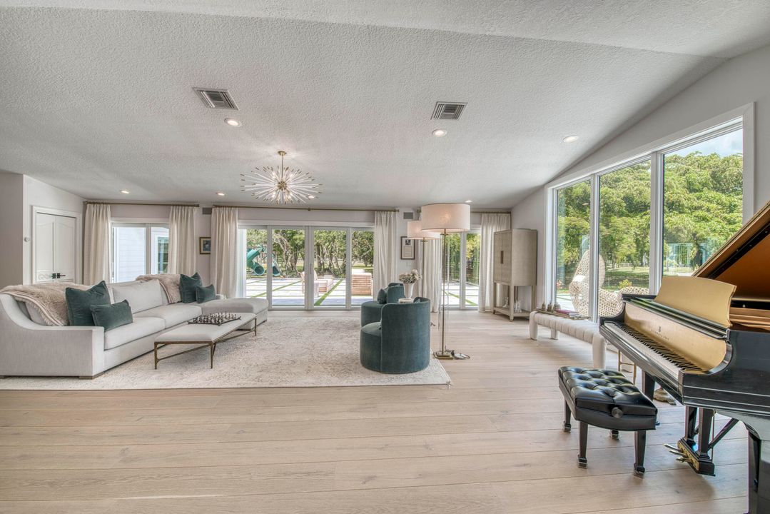 En Venta: $4,250,000 (6 camas, 6 baños, 5560 Pies cuadrados)