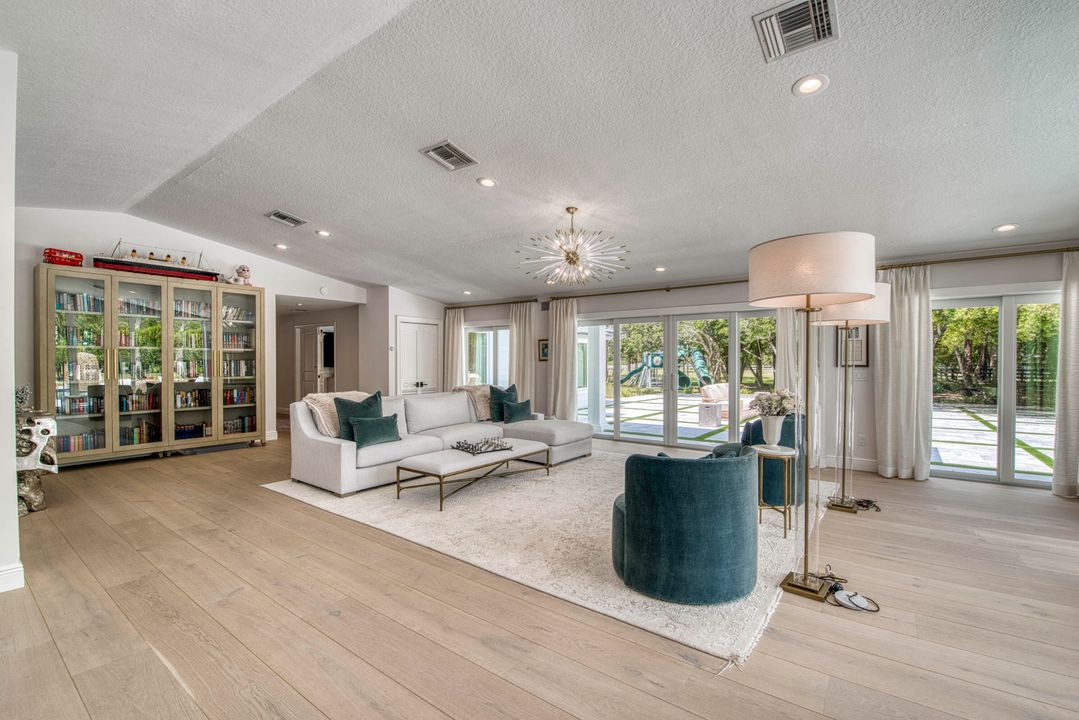 En Venta: $4,250,000 (6 camas, 6 baños, 5560 Pies cuadrados)