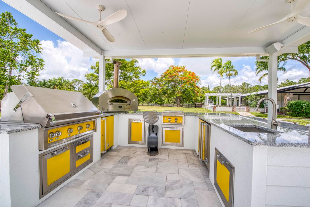 En Venta: $4,250,000 (6 camas, 6 baños, 5560 Pies cuadrados)