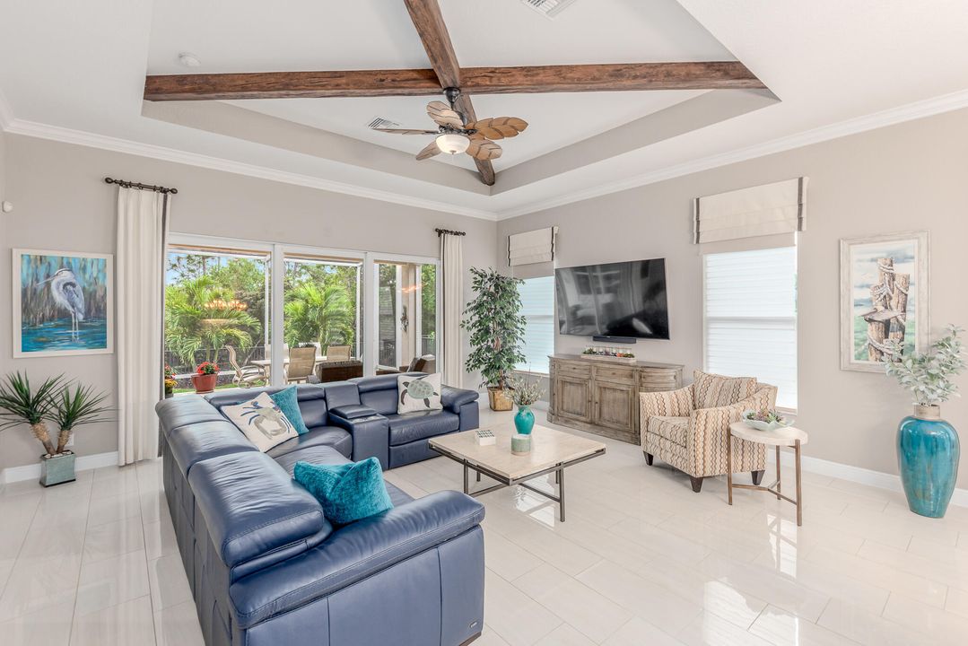 合同活跃: $759,000 (3 贝兹, 3 浴室, 2193 平方英尺)