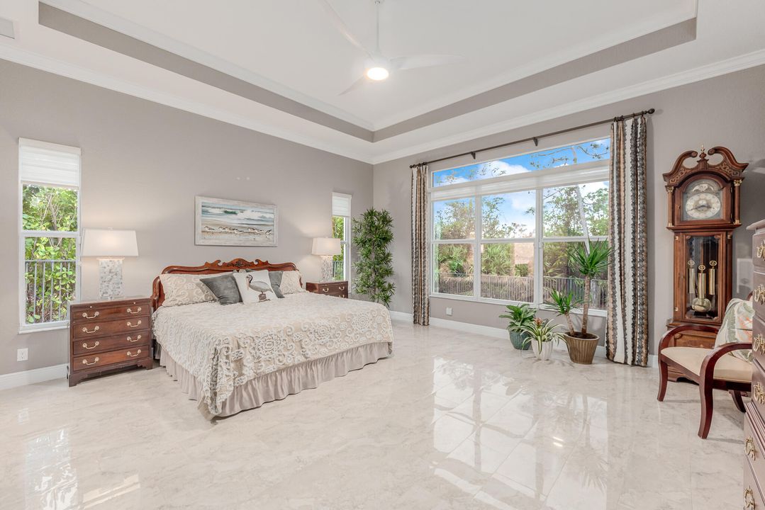 合同活跃: $759,000 (3 贝兹, 3 浴室, 2193 平方英尺)