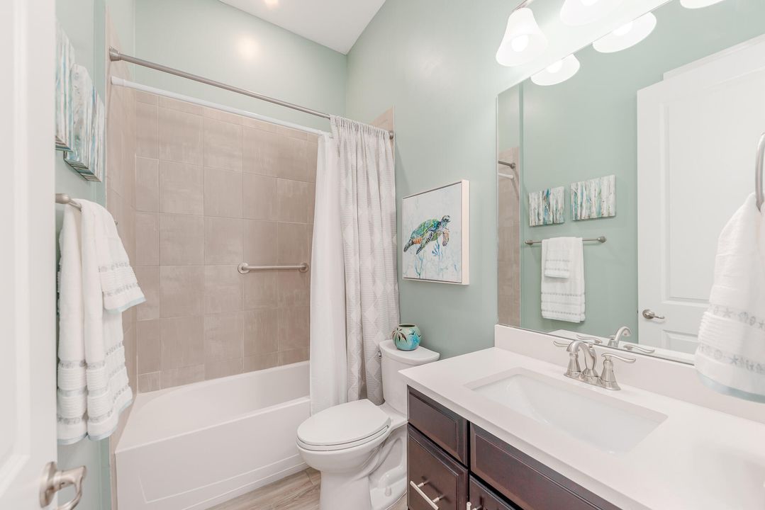 合同活跃: $759,000 (3 贝兹, 3 浴室, 2193 平方英尺)