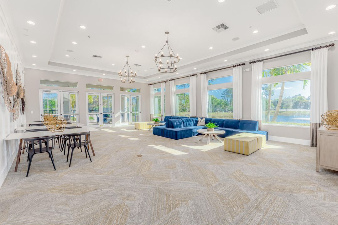 合同活跃: $759,000 (3 贝兹, 3 浴室, 2193 平方英尺)