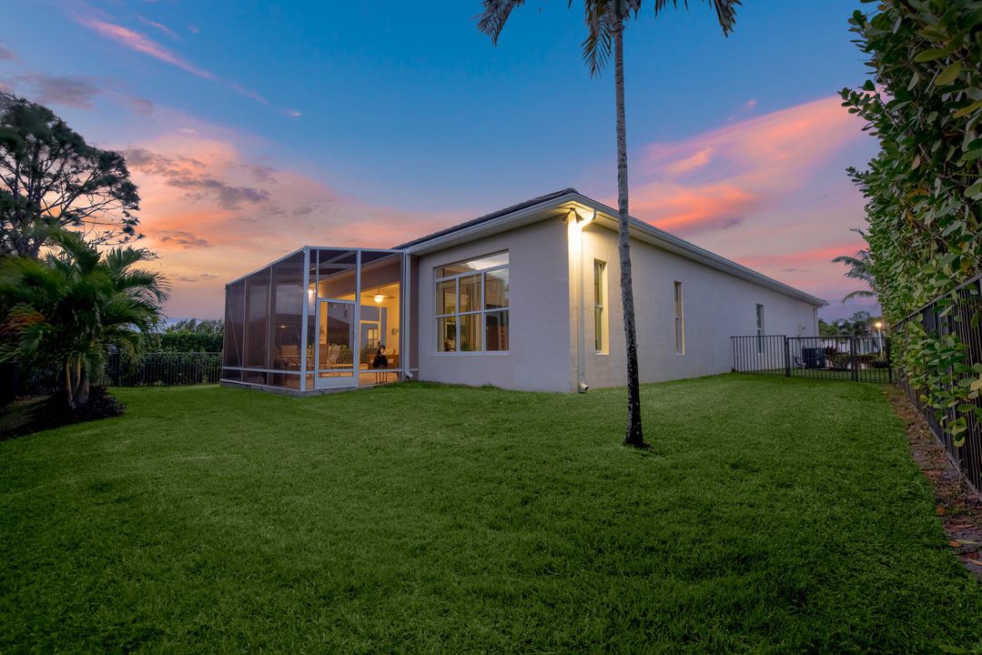 合同活跃: $759,000 (3 贝兹, 3 浴室, 2193 平方英尺)