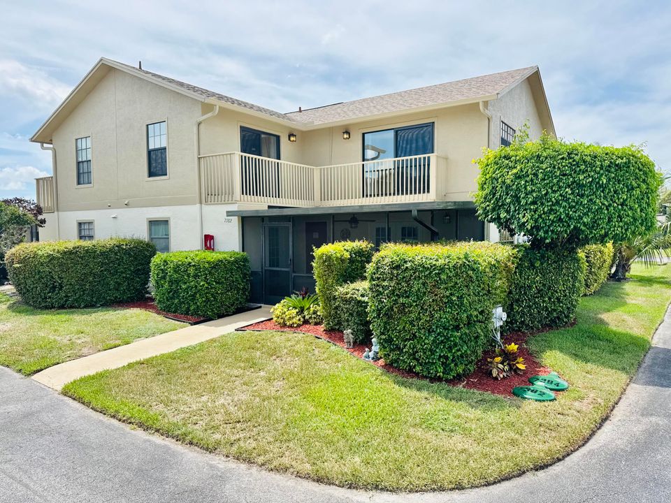 Vendido Recientemente: $279,500 (2 camas, 2 baños, 1384 Pies cuadrados)