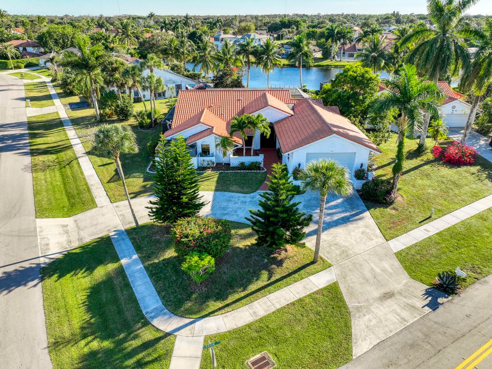 En Venta: $995,000 (4 camas, 2 baños, 2859 Pies cuadrados)