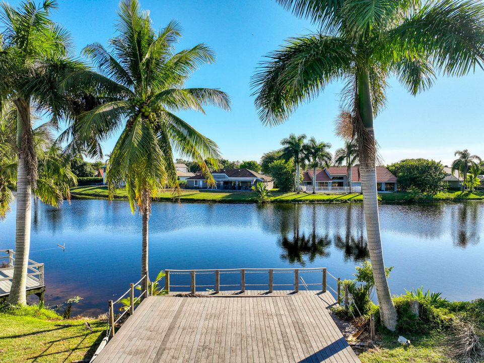 En Venta: $995,000 (4 camas, 2 baños, 2859 Pies cuadrados)