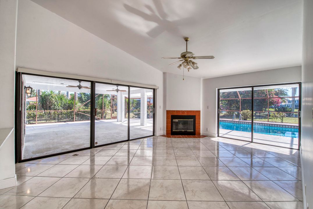 En Venta: $995,000 (4 camas, 2 baños, 2859 Pies cuadrados)