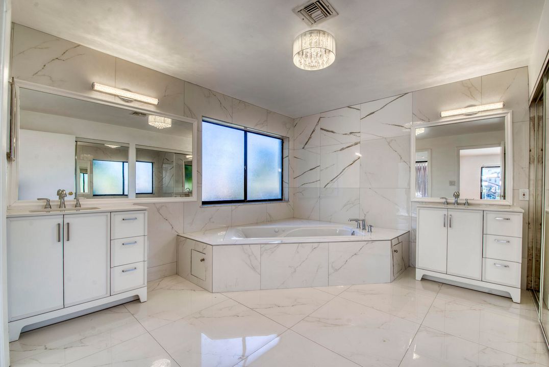 En Venta: $995,000 (4 camas, 2 baños, 2859 Pies cuadrados)